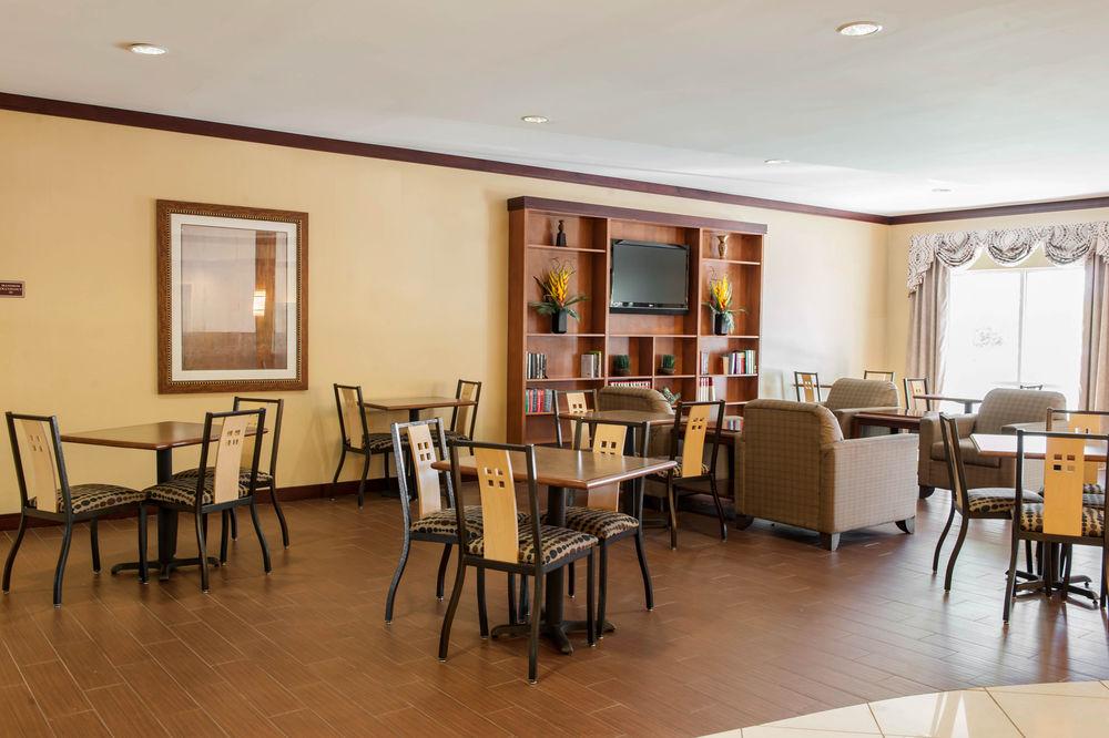Comfort Suites Southport Buitenkant foto