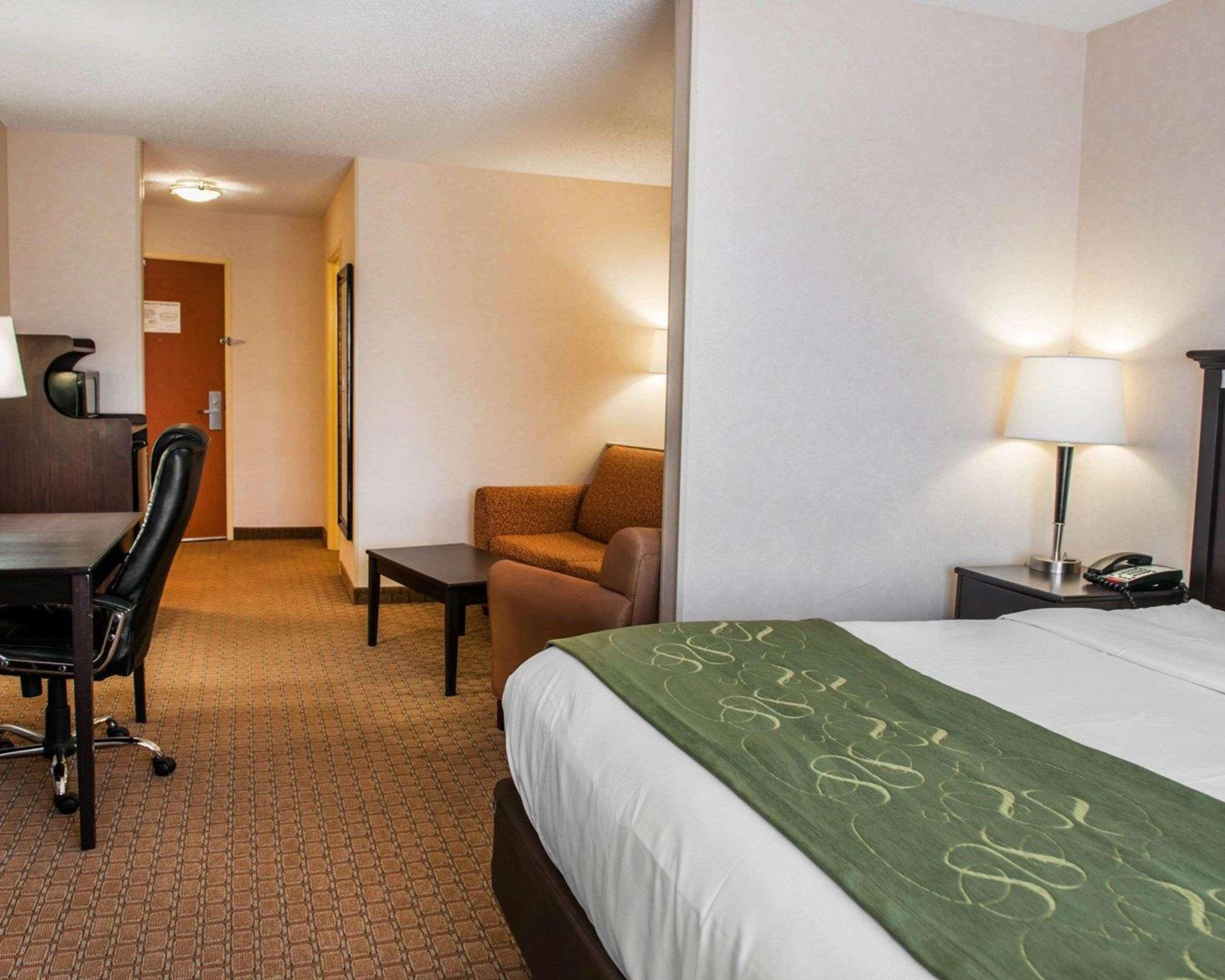 Comfort Suites Southport Buitenkant foto