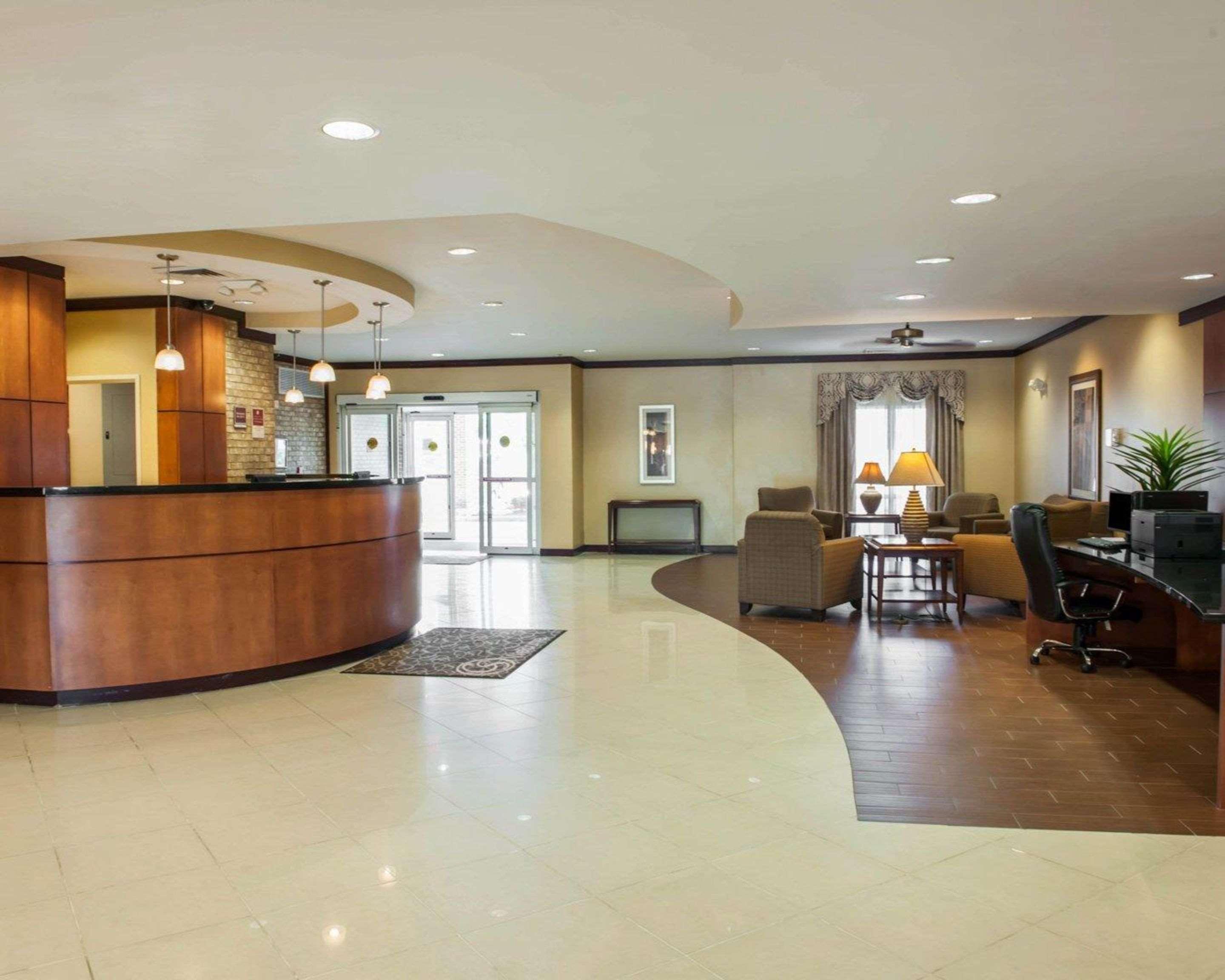 Comfort Suites Southport Buitenkant foto