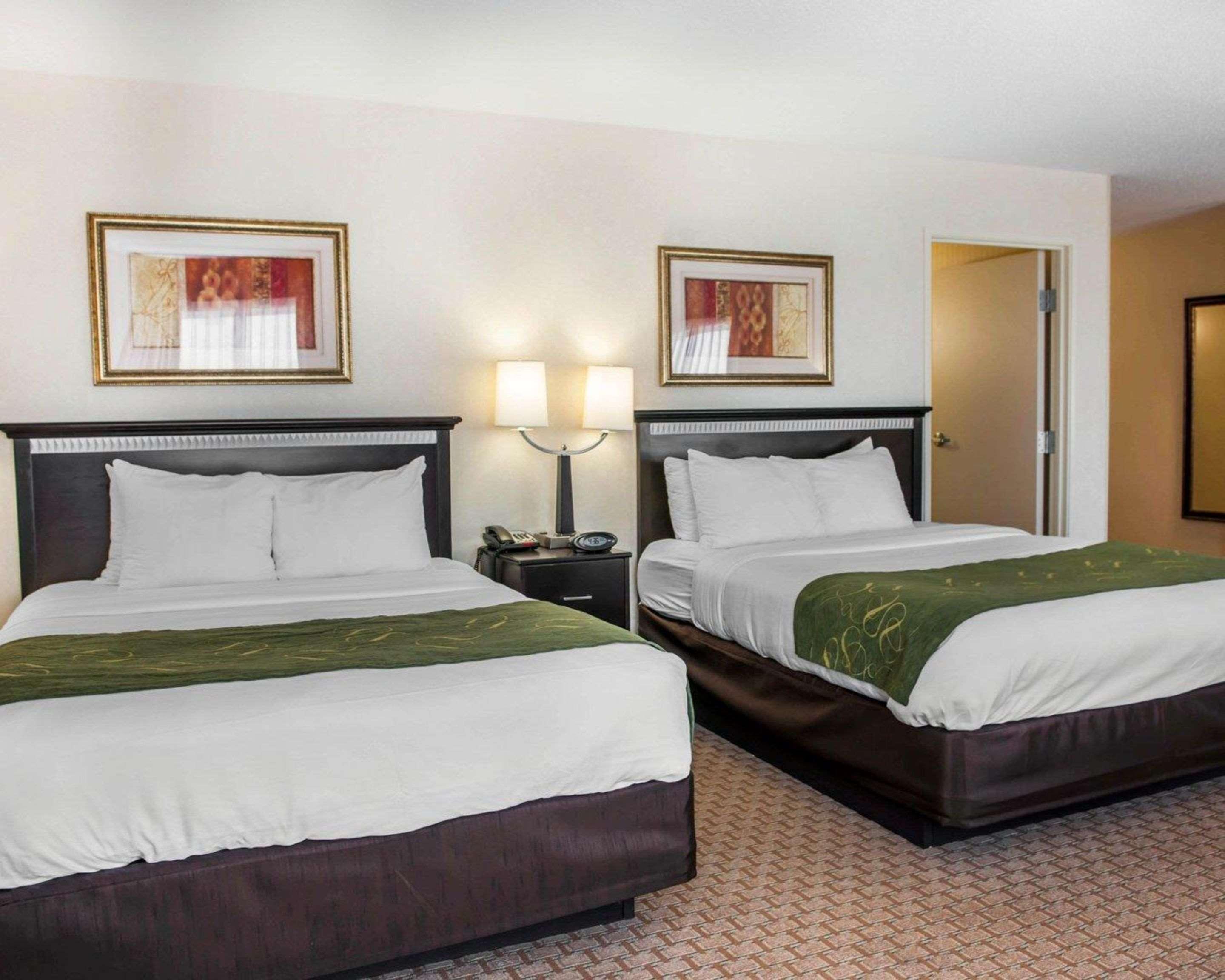 Comfort Suites Southport Buitenkant foto