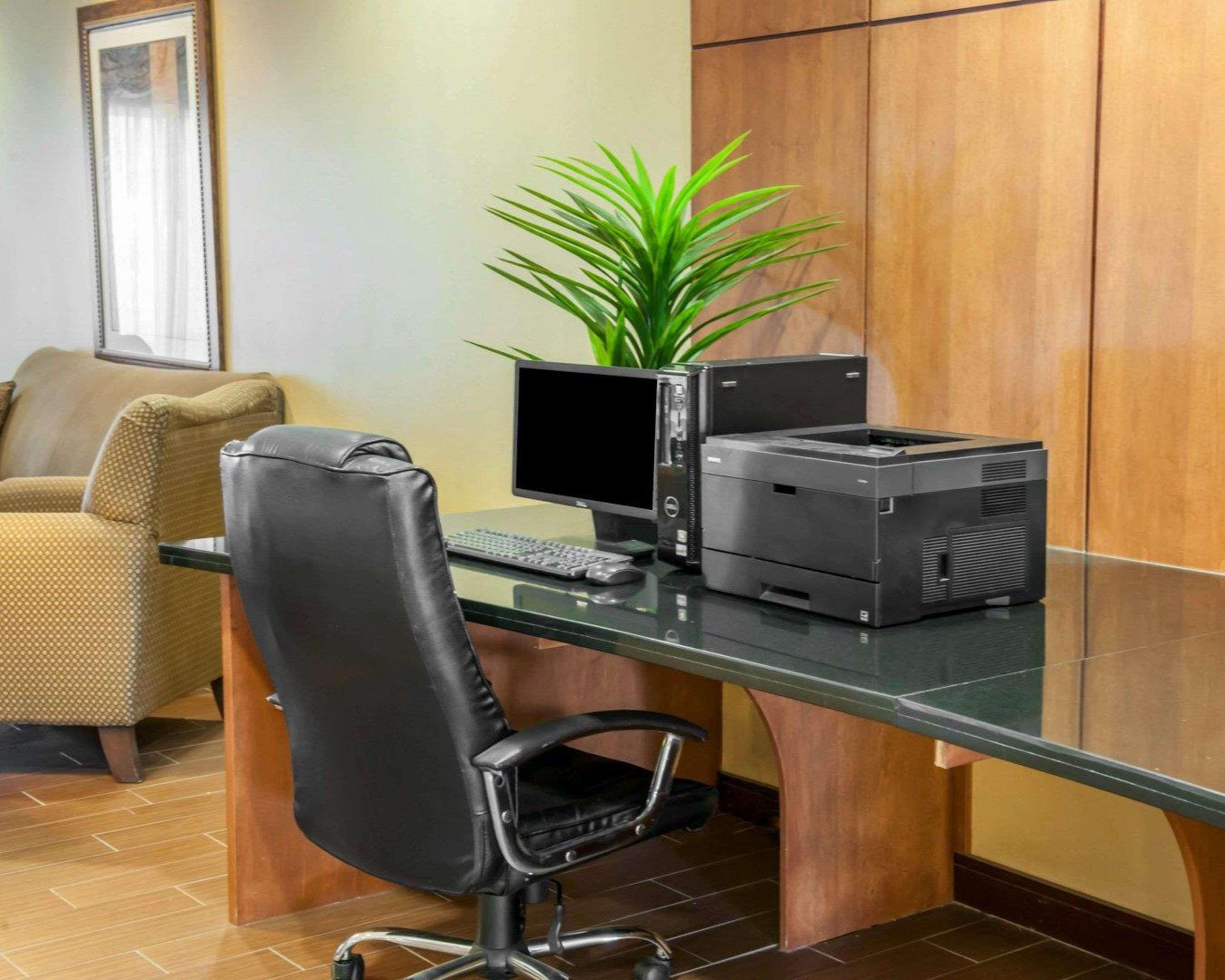Comfort Suites Southport Buitenkant foto