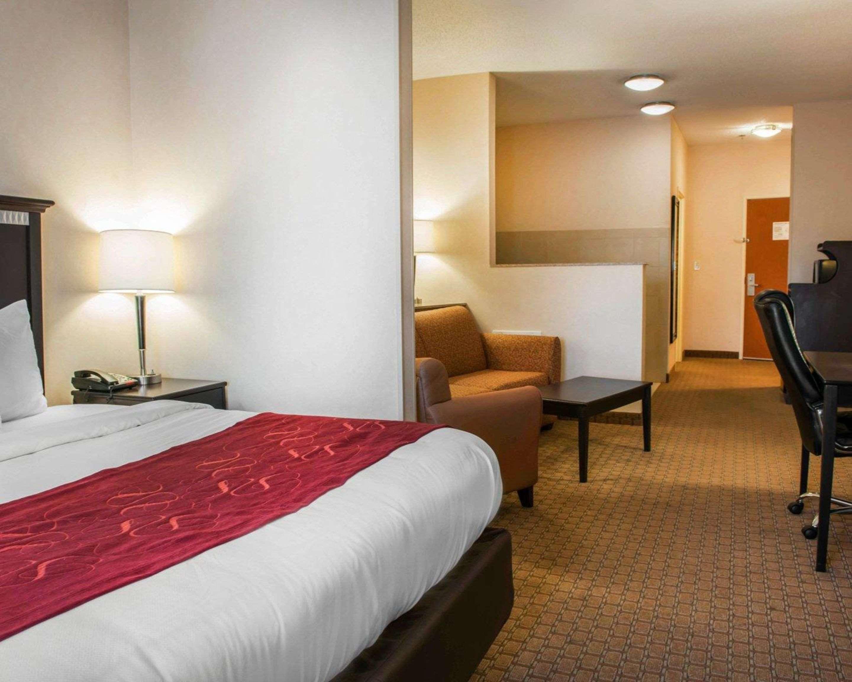 Comfort Suites Southport Buitenkant foto