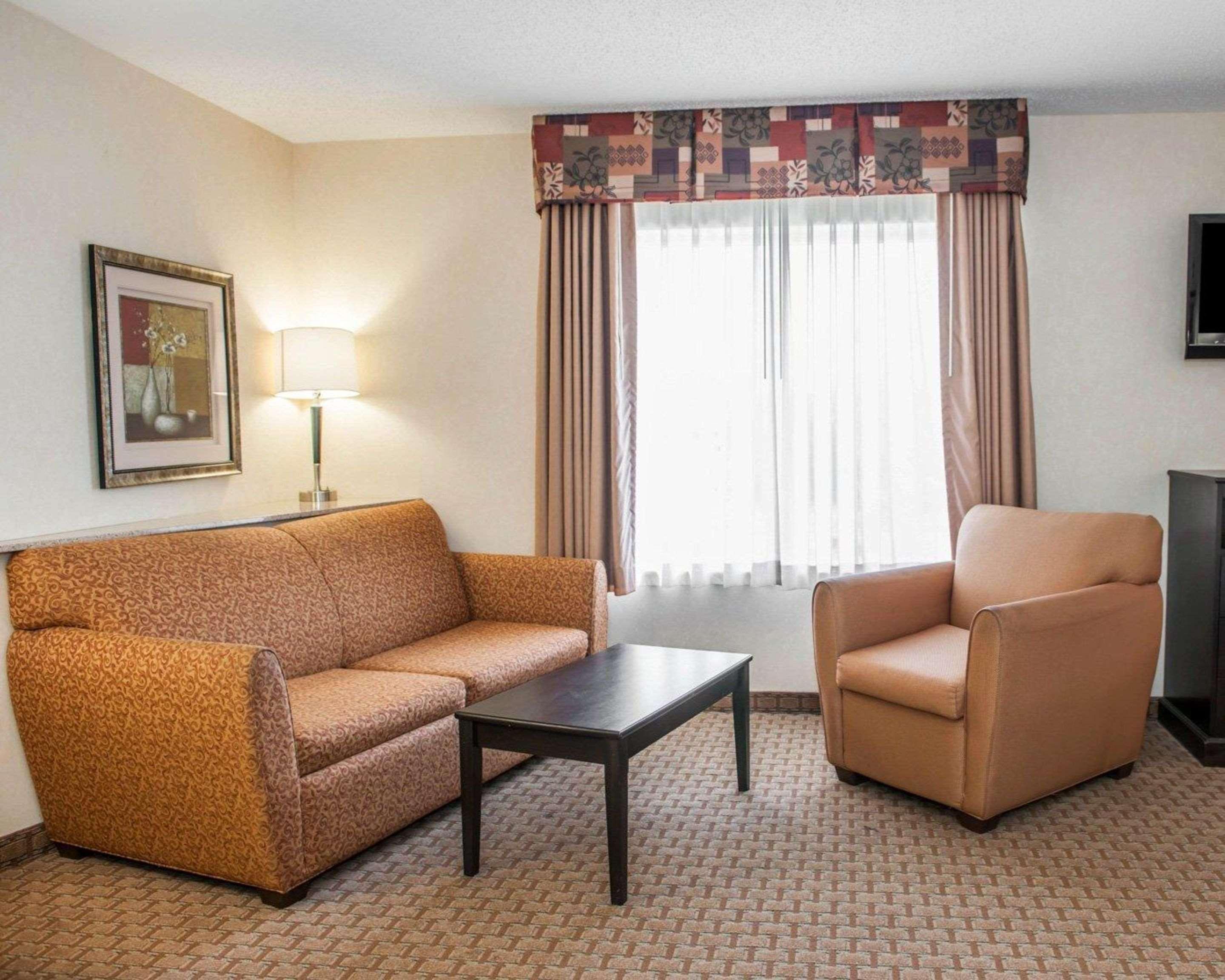 Comfort Suites Southport Buitenkant foto