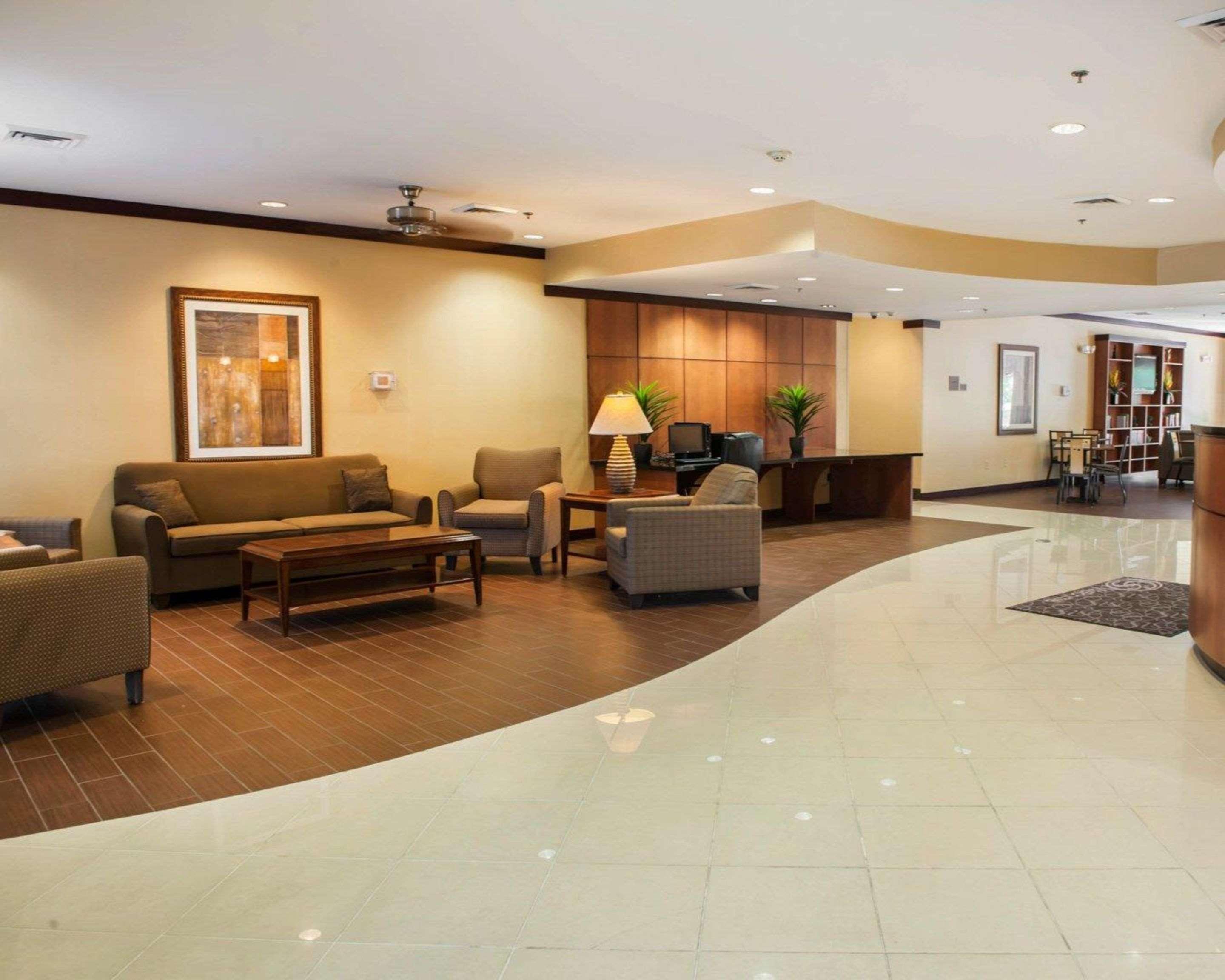 Comfort Suites Southport Buitenkant foto