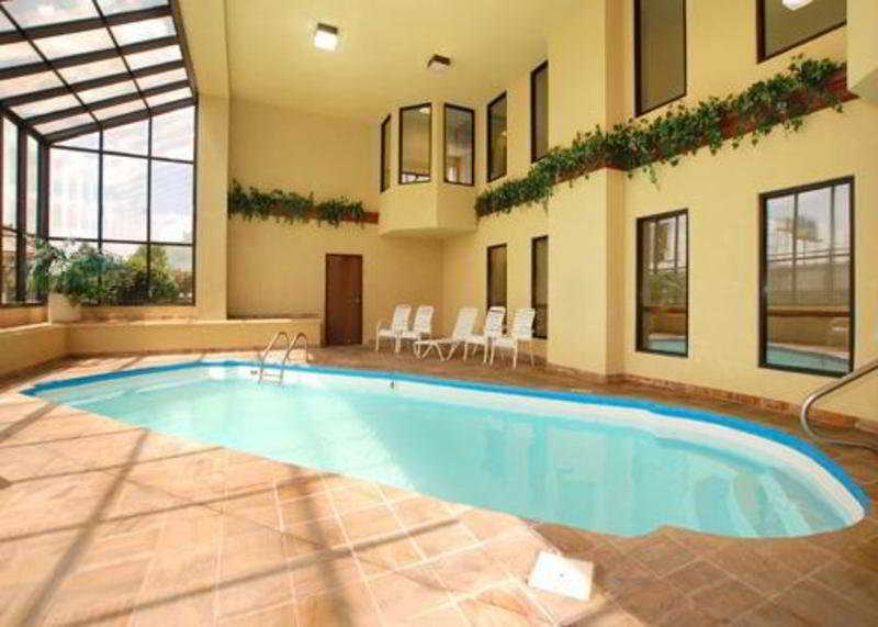 Comfort Suites Southport Buitenkant foto