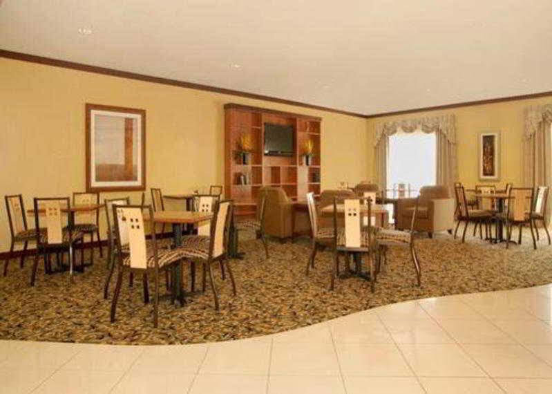 Comfort Suites Southport Buitenkant foto