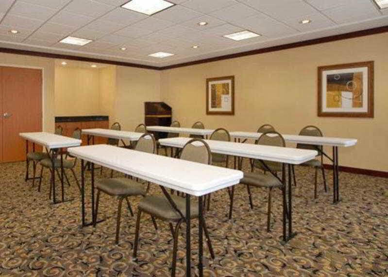 Comfort Suites Southport Buitenkant foto